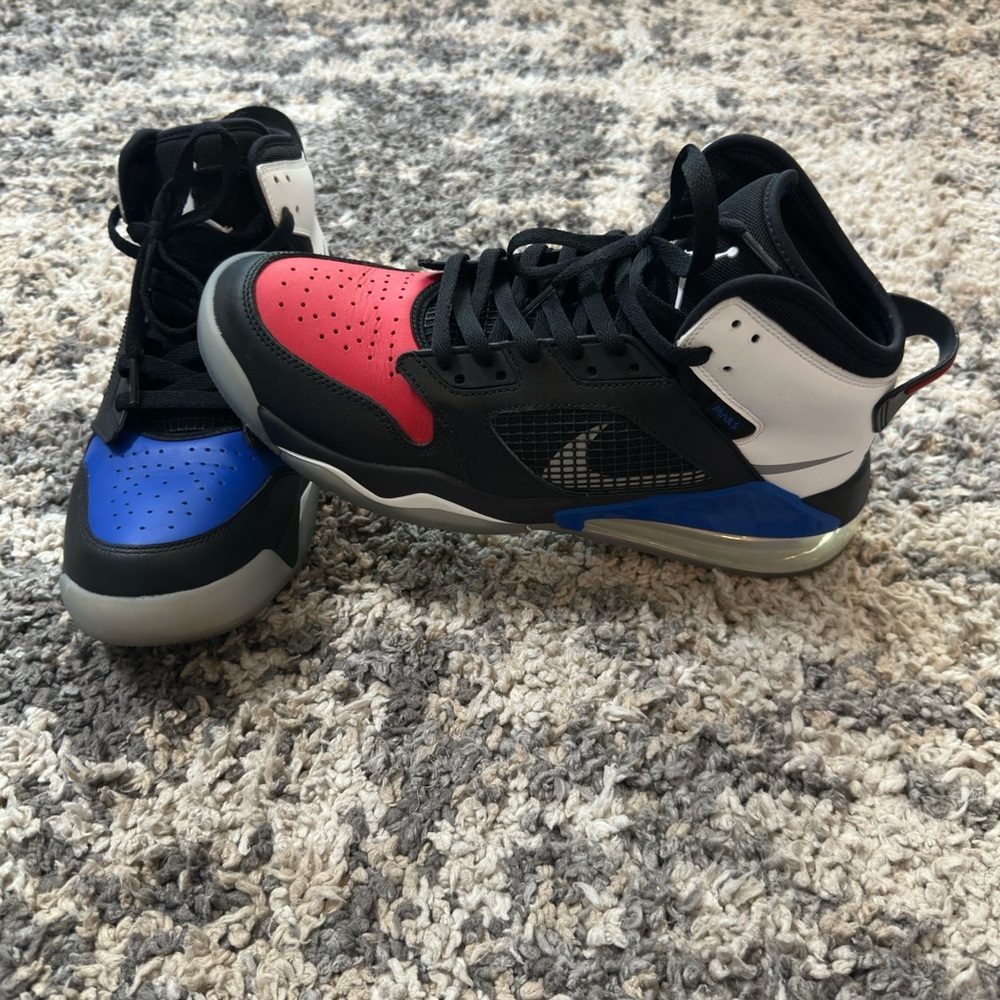 Jordan Mars 270 Top 3 Sneakers Size 11